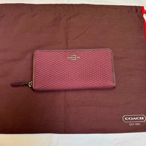 Coach Lexy Burgundy Brown leather trim zip wallet+Dustbag NWOT - Picture 1 of 9